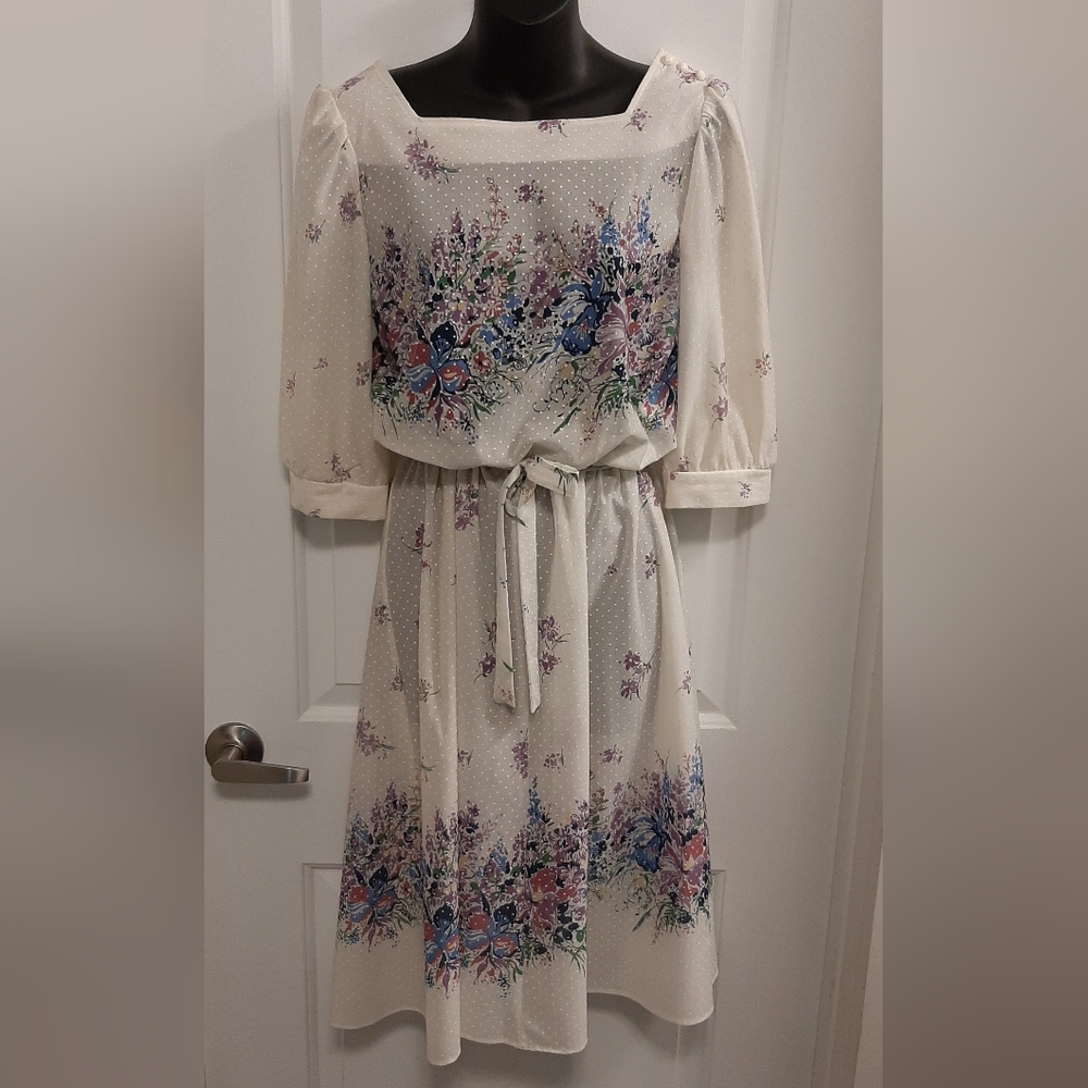Vintage Women's Summer Dress Semi Sheer Size 13/14 Floral Belted Made in Canada